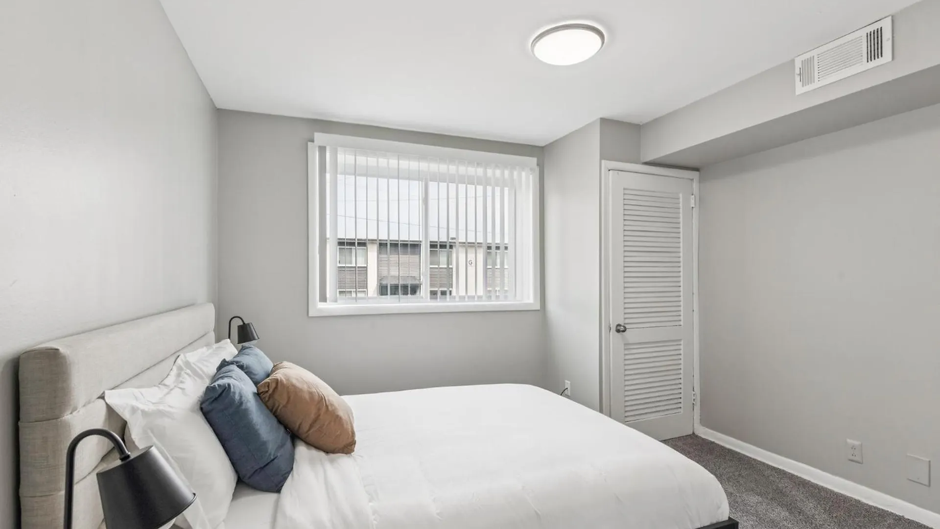 Avery Apartments D4 I Spacious 2 Bed 1 Bath Nashville 0*,  United States
