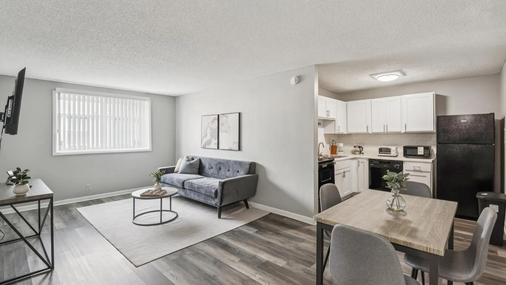Avery Apartments D4 I Spacious 2 Bed 1 Bath Nashville 0*,